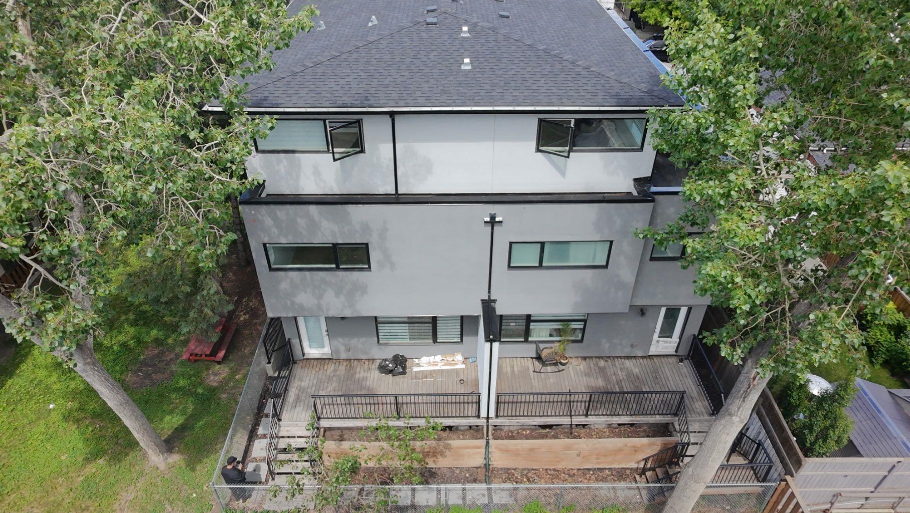 607,609,611,613 3 Avenue NE
