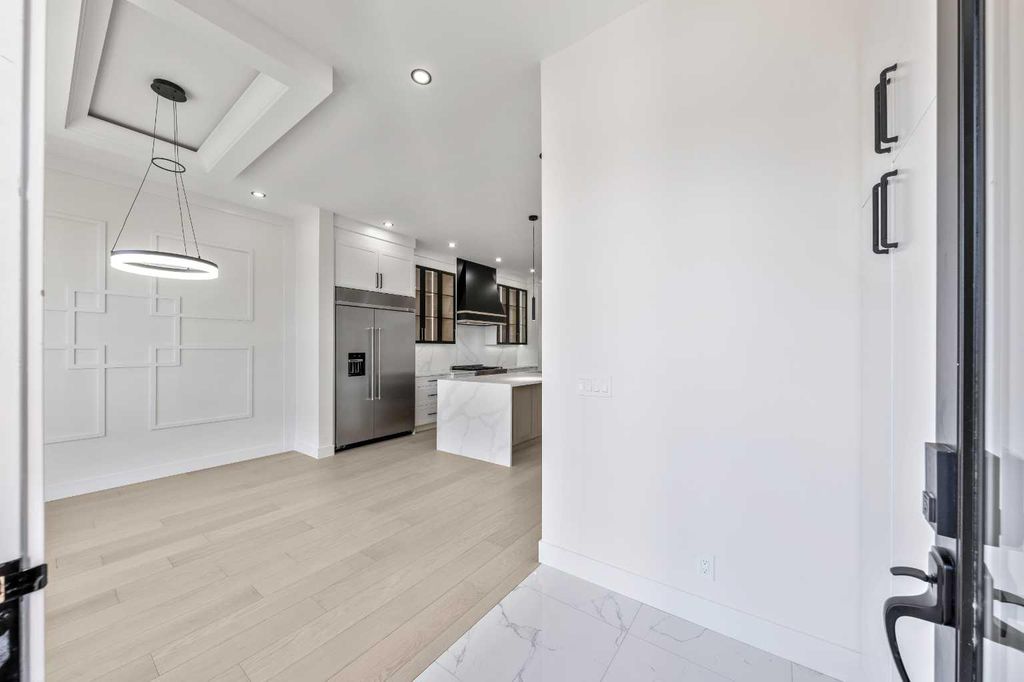Photo of 2433 23 Street NW, Calgary, AB T2M 3Y3 (MLS # A2305252)