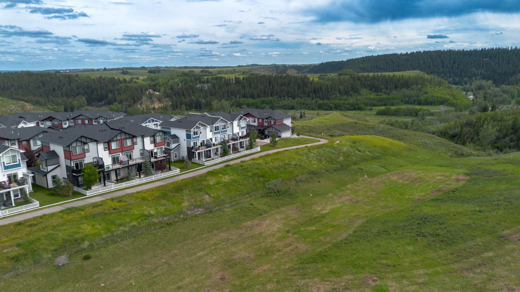 1703 Jumping Pound Common