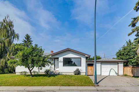 Photo of 10415 8 Street SW, Calgary, AB T2W 0H2 (MLS # A2338300)
