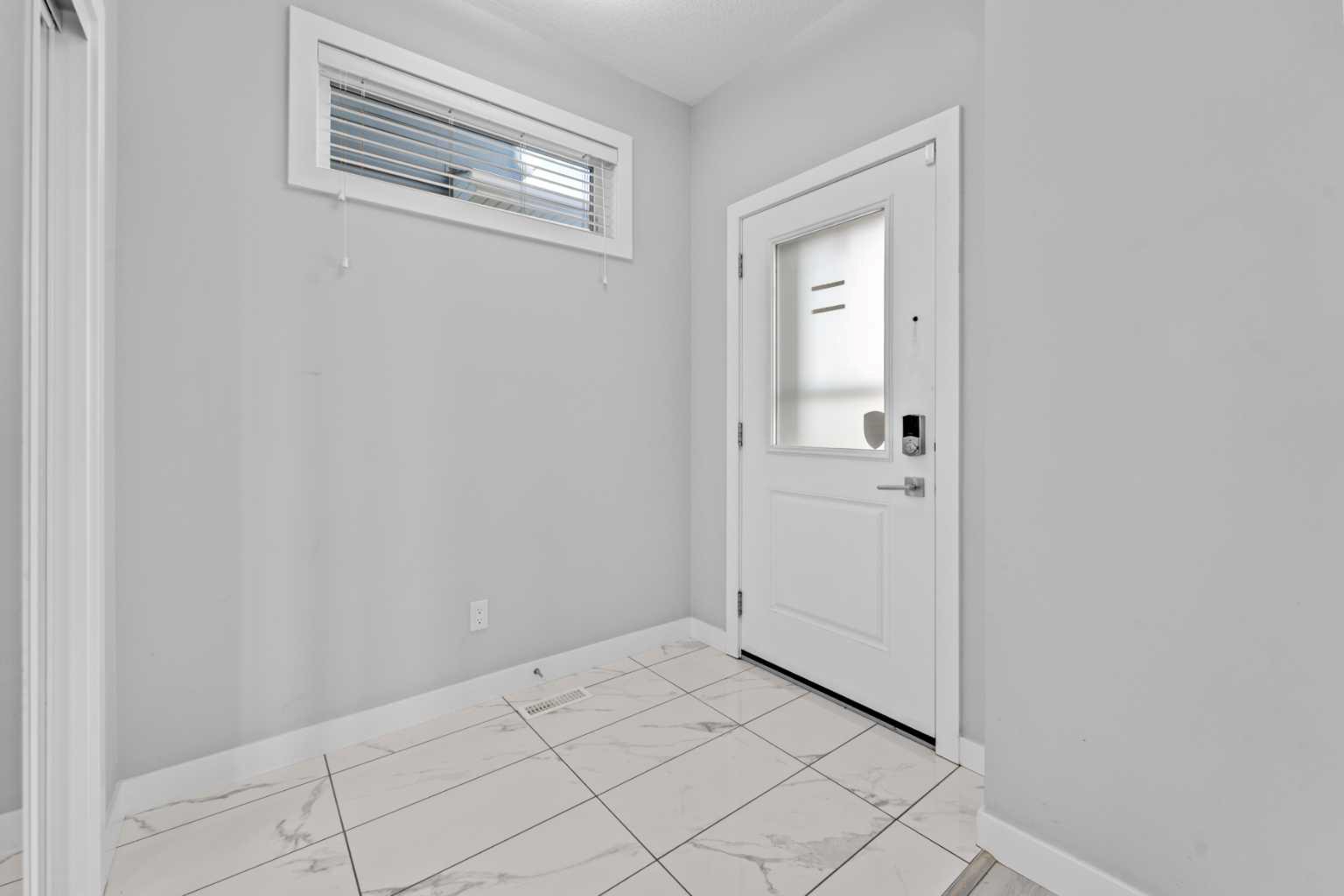 57 Corner Meadows Gate NE