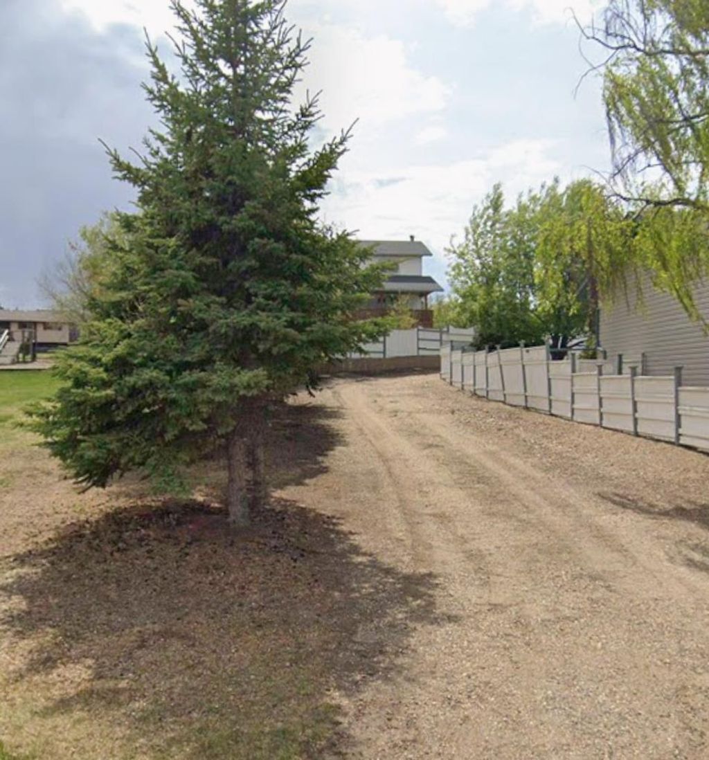 Photo of 100 Sunset Drive, Spirit River, AB T0H 3G0 (MLS # A2283027)