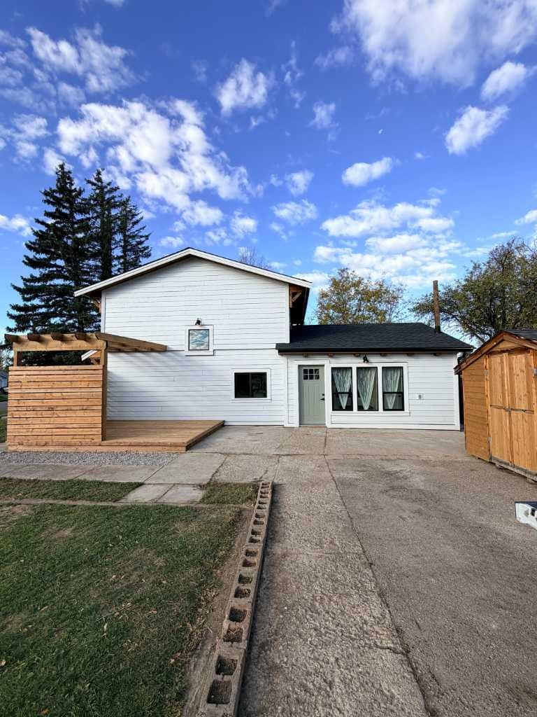 Photo of 306 47 Avenue W, Claresholm, AB T0L 0T0 (MLS # A2349727)