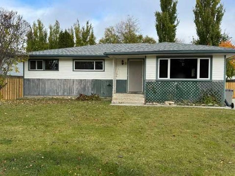 Photo of 8 McLeod Drive, Whitecourt, AB T7S 1H3 (MLS # A2352138)