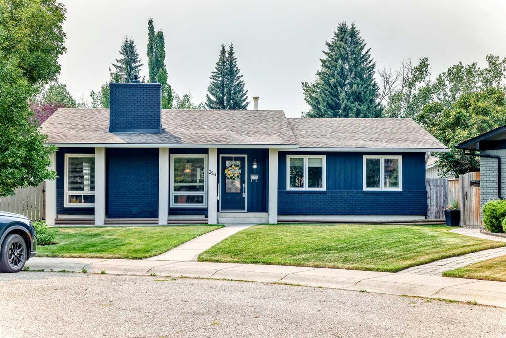 Photo of 256 Midvalley Place SE, Calgary, AB T2X 1L3 (MLS # A2332282)
