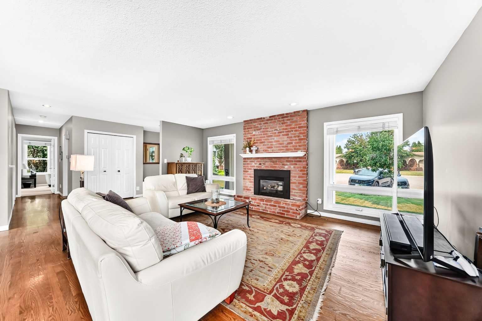 256 Midvalley Place SE