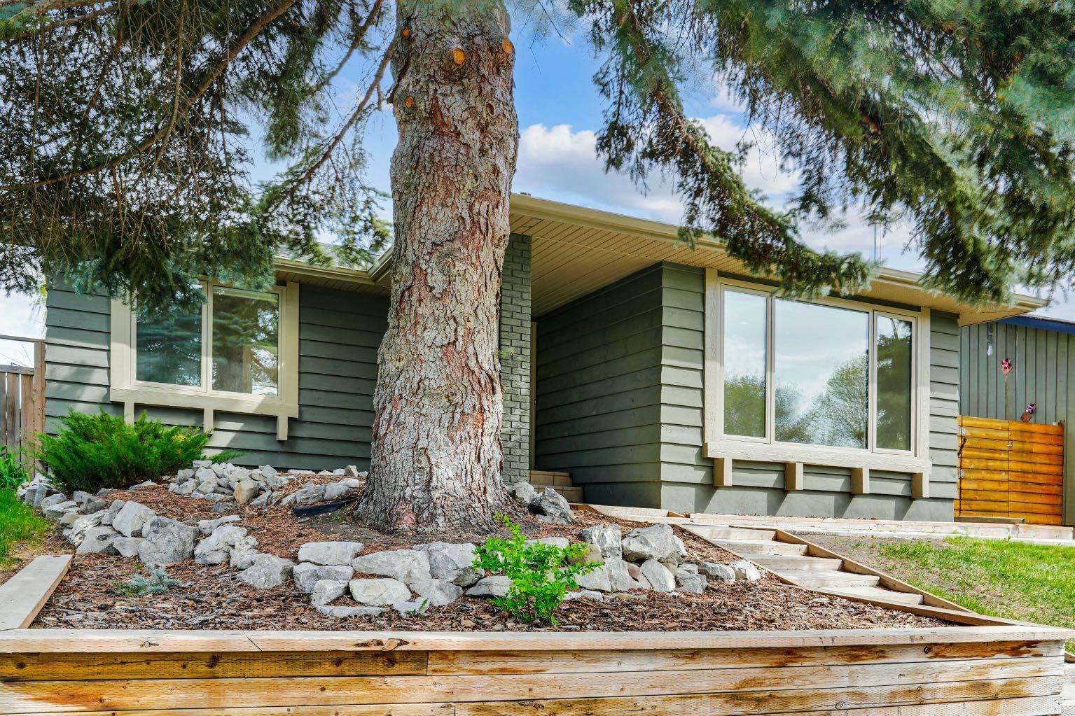 52 Midglen Road SE