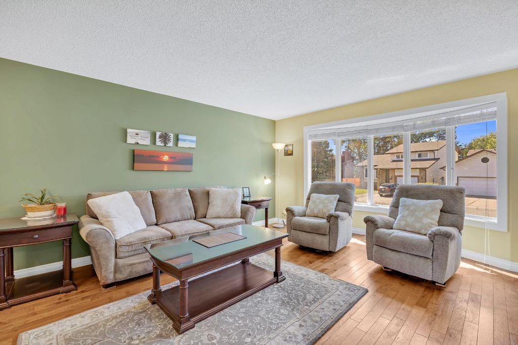 Photo of 32 Rideau Close SW, Airdrie, AB T4B 1A6 (MLS # A2283266)