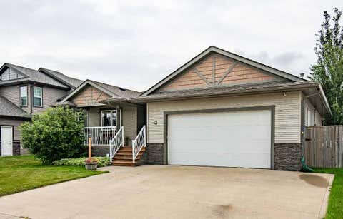 Photo of 9 Valmont Street, Blackfalds, AB T0M 0J0 (MLS # A2334244)