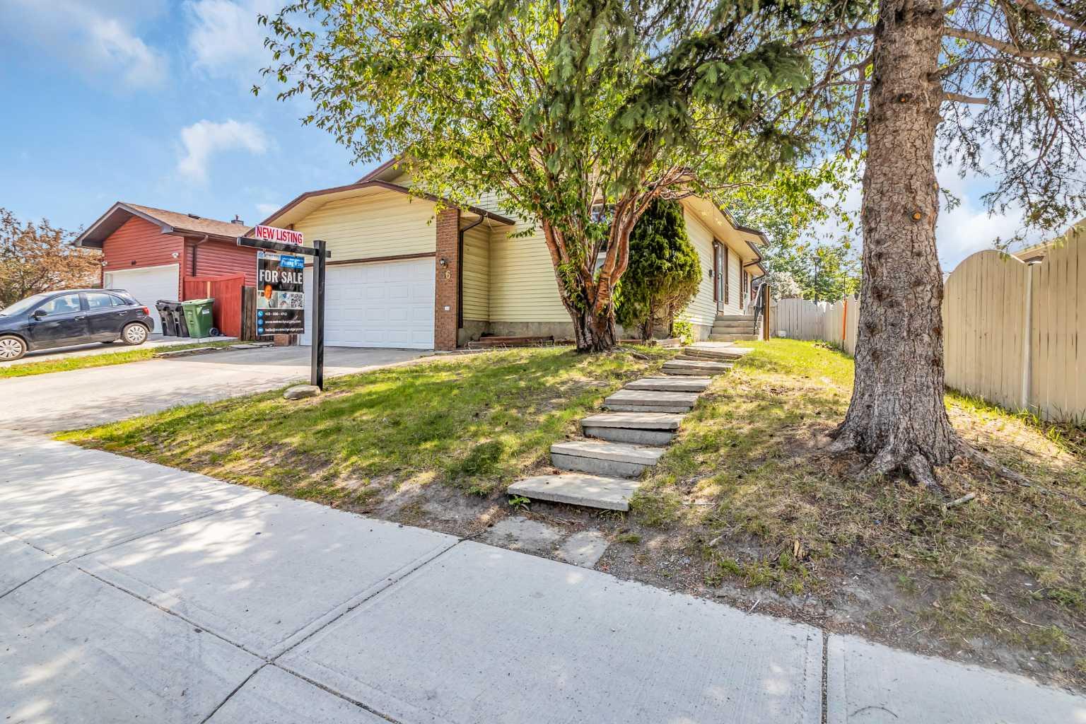 56 Castlefall Way NE