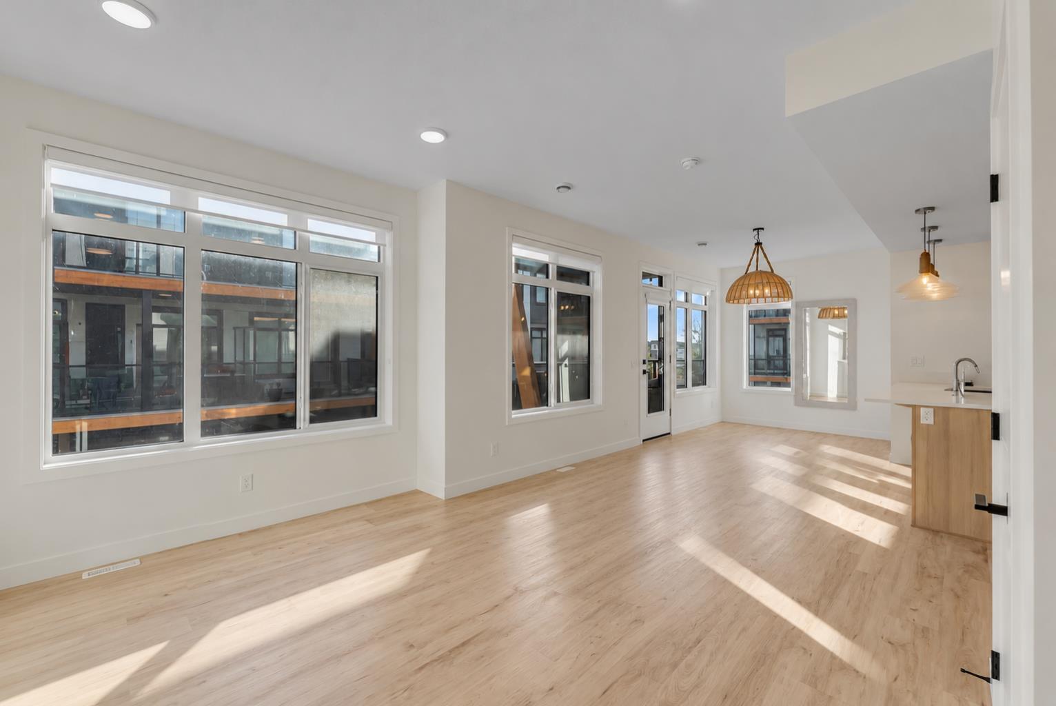 562 Seton Circle SE 407