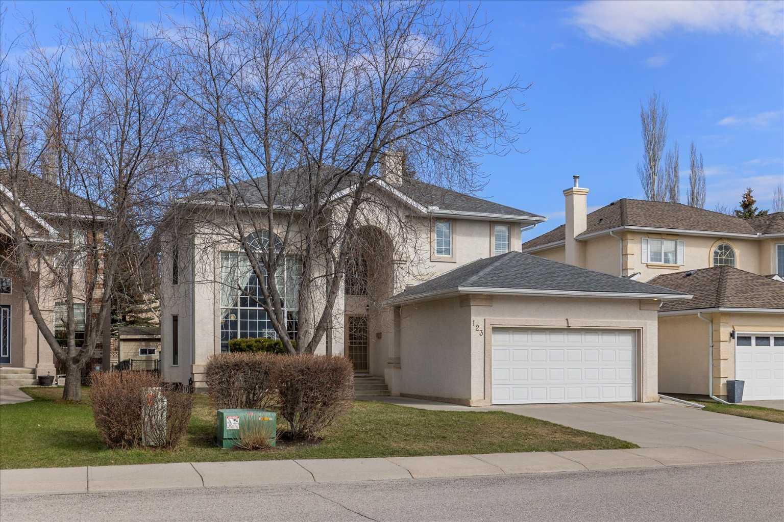 123 Schiller Crescent NW