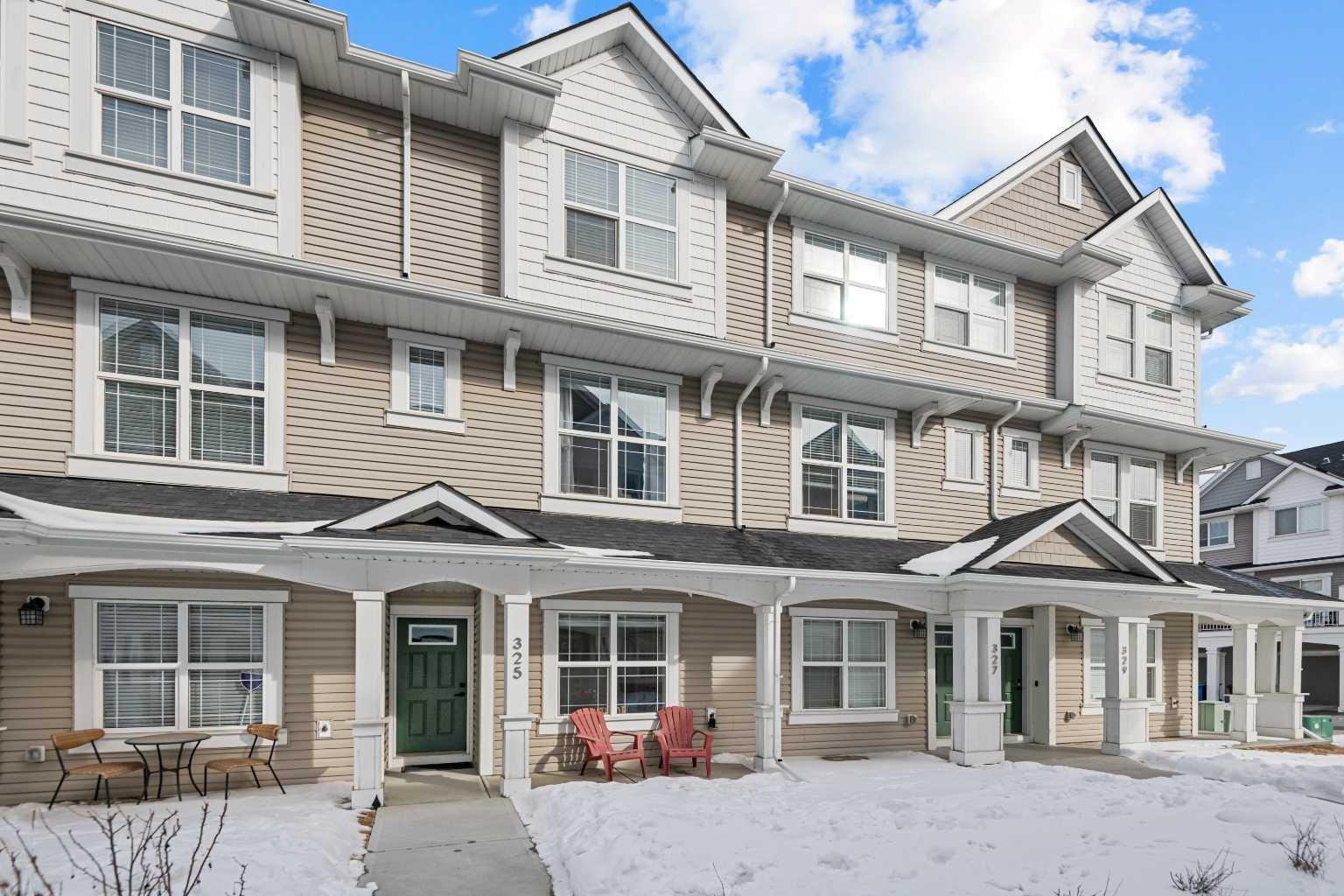 325 Copperstone Manor SE