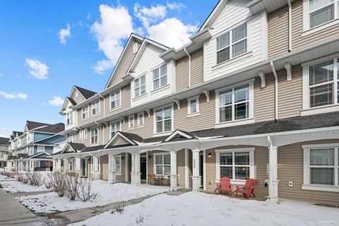 325 Copperstone Manor SE Calgary AB T2Z 5G2