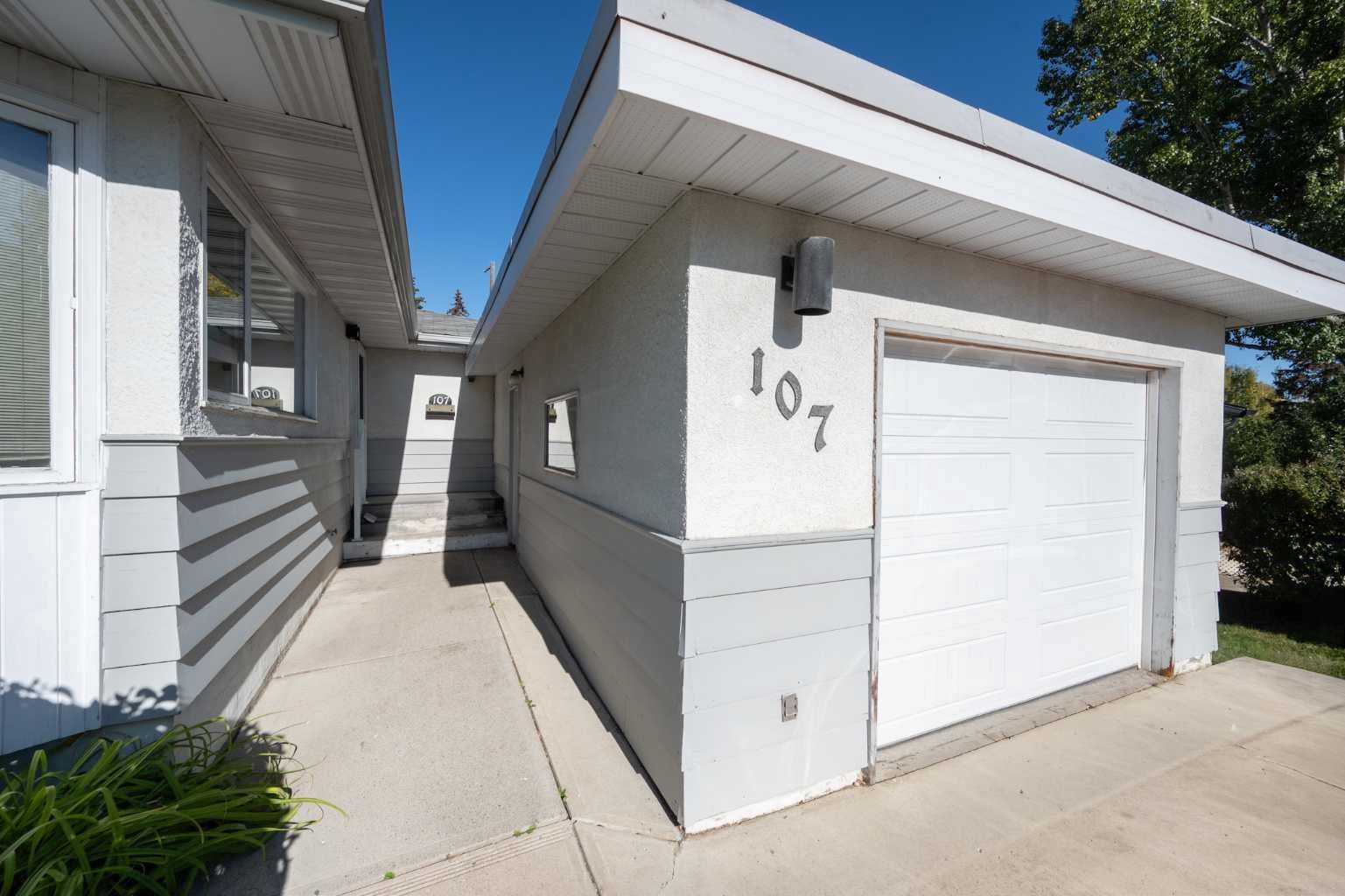107 Hallbrook Drive SW
