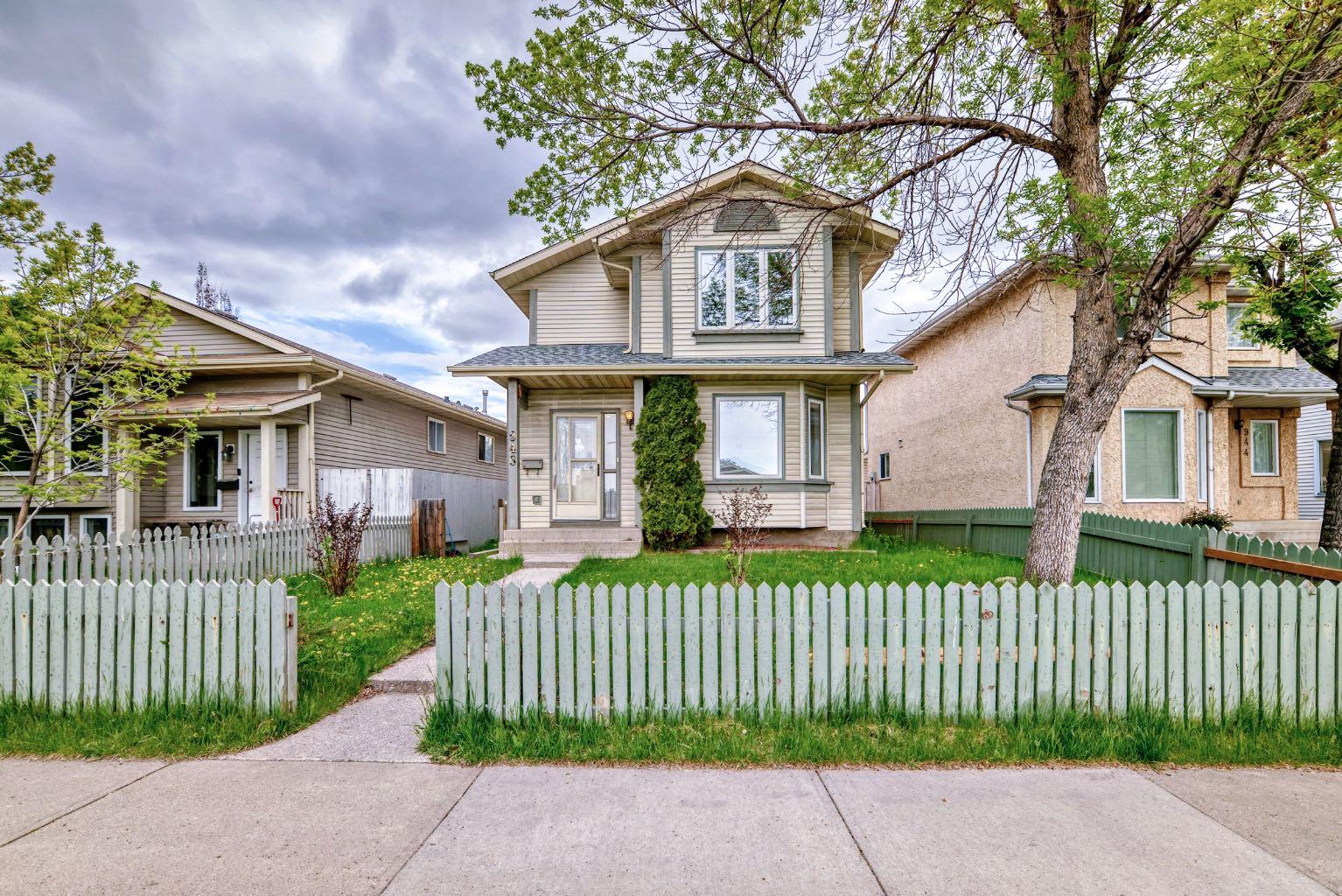 946 Erin Woods Drive SE