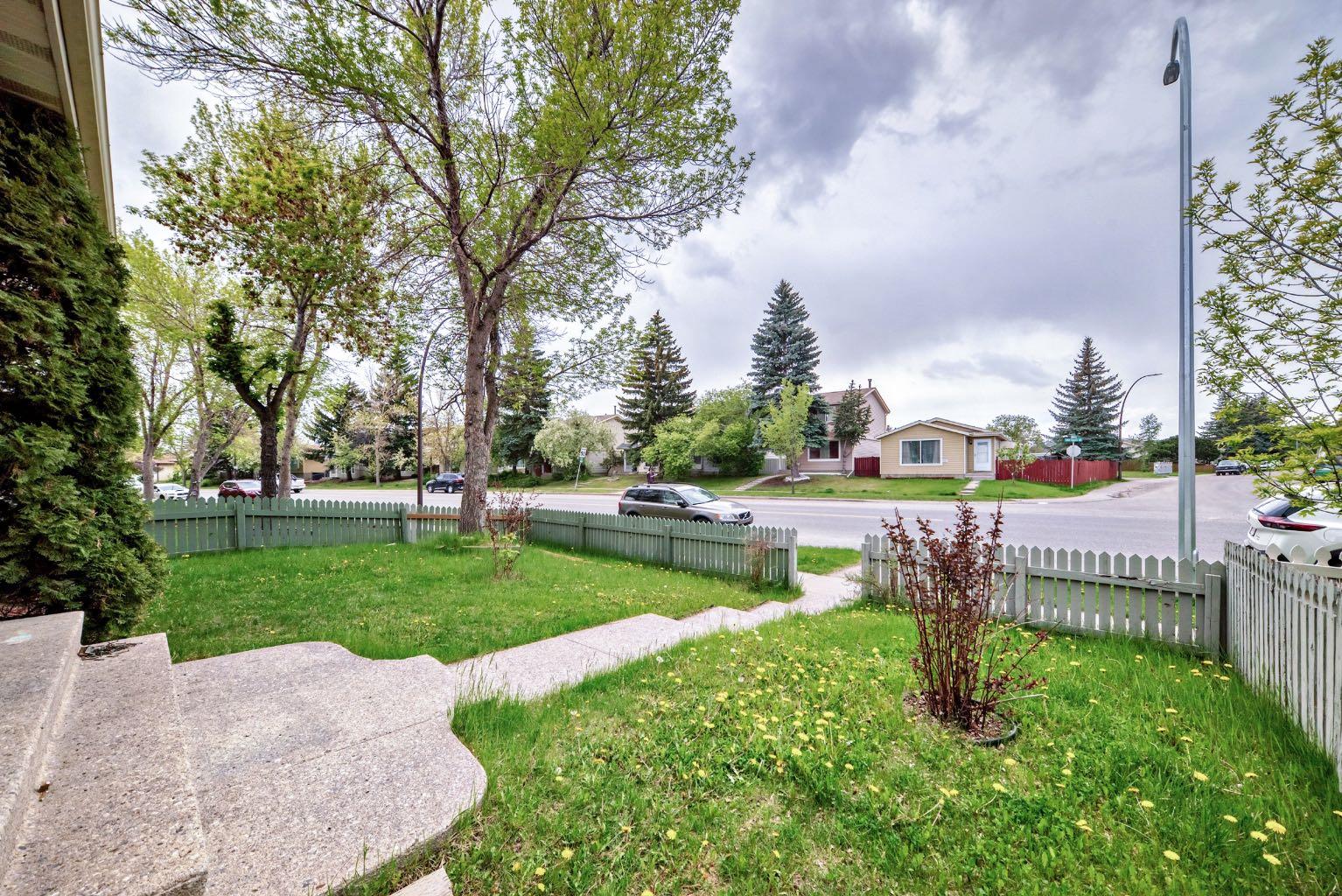 946 Erin Woods Drive SE
