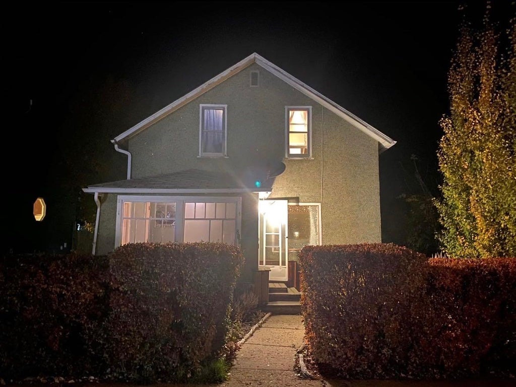 Photo of 214 6 Avenue W, Hanna, AB T0J 1P0 (MLS # A2350523)