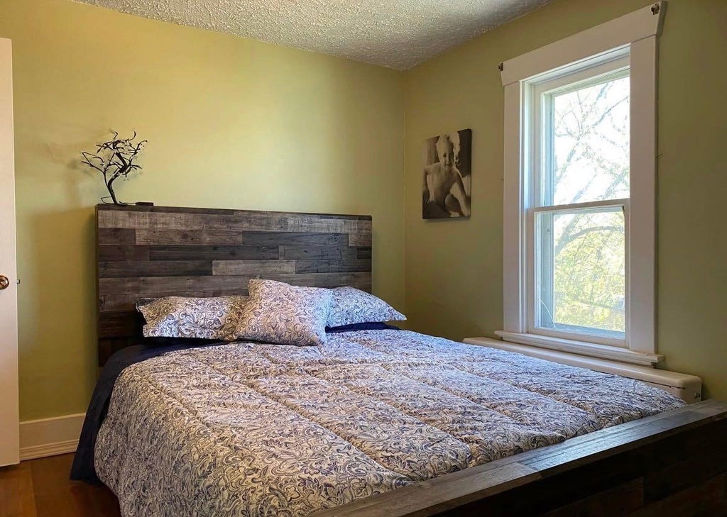 Photo of 214 6 Avenue W, Hanna, AB T0J 1P0 (MLS # A2350523)