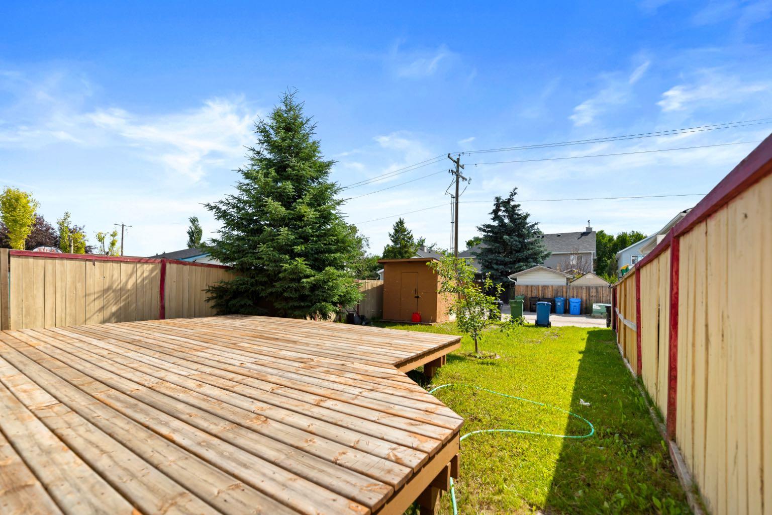 221 Tarington Close NE