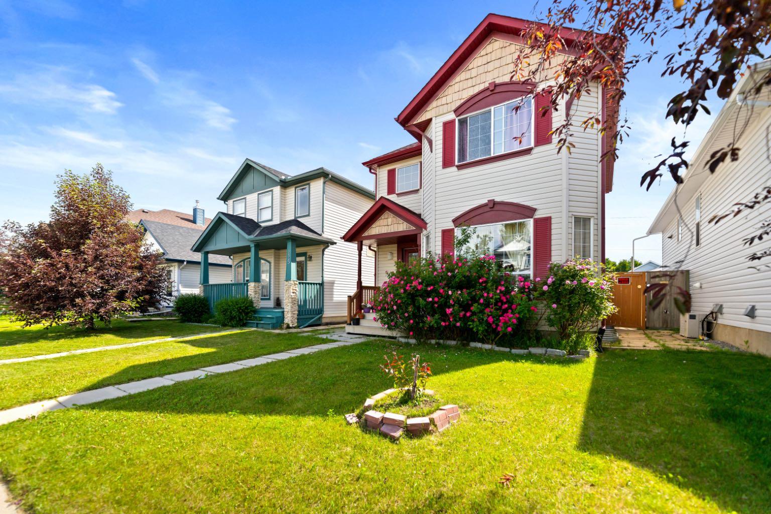 221 Tarington Close NE