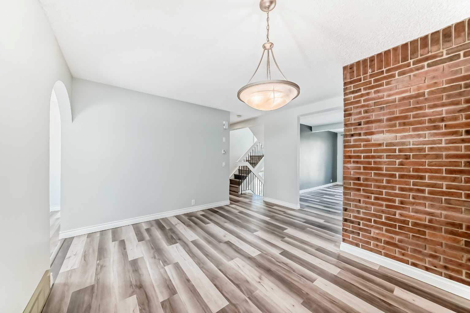 391 Point Mckay Gardens NW