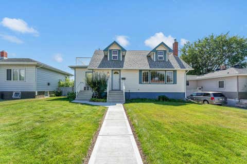 Photo of 353 3 Street SW, Medicine Hat, AB T1A 4C7 (MLS # A2338626)