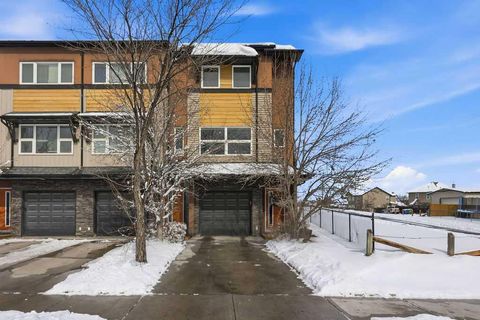 12993 Coventry Hills Way NE Calgary AB T3K 0W6