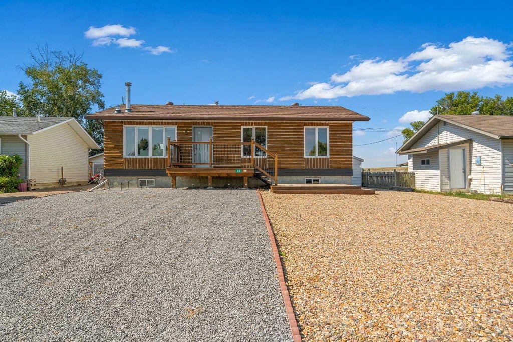 Photo of 13 Heather Court, Irvine, AB T0J 1V0 (MLS # A2341266)