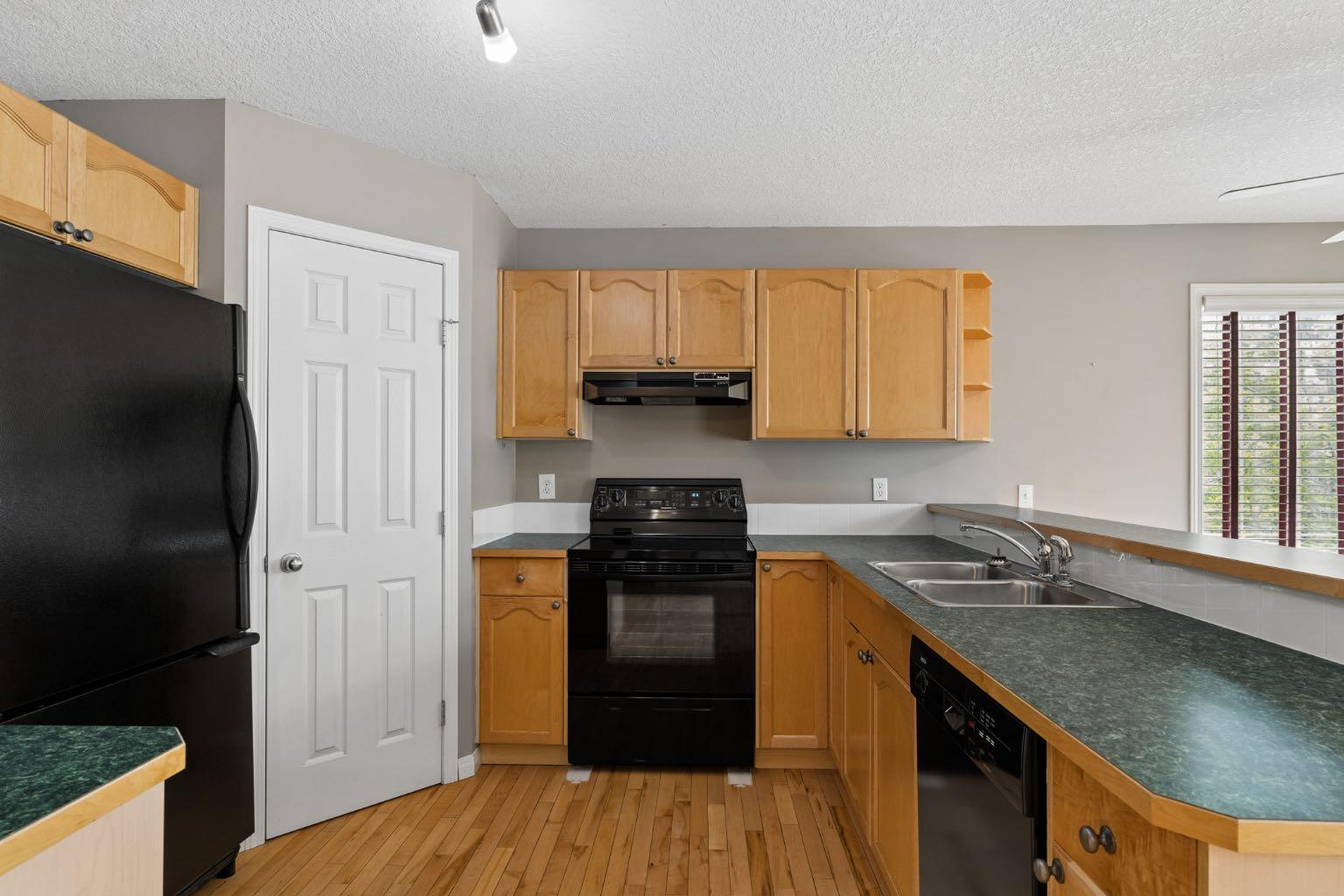 25 Hidden Creek Rise NW