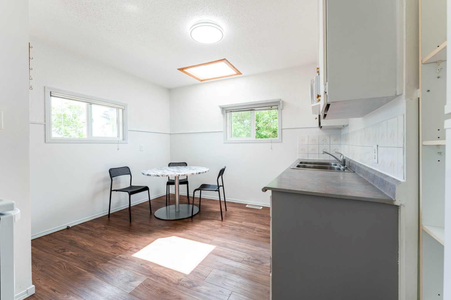 1502 40 Street SE