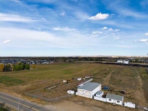 Photo of 5509 Broadway Street, Blackfalds, AB T4M 0L4 (MLS # A2331762)