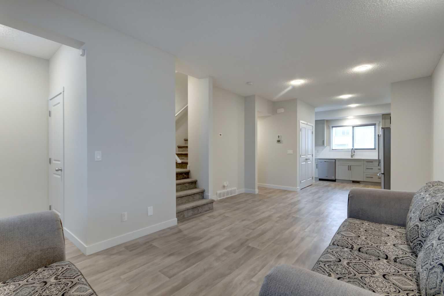 72 Carringvue Way NW