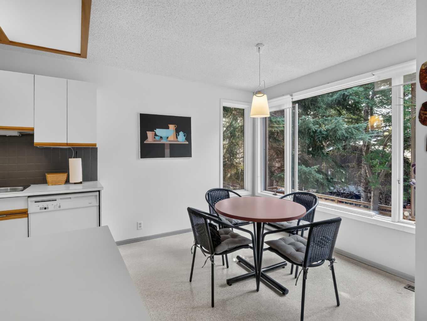 22 Pinewood Crescent