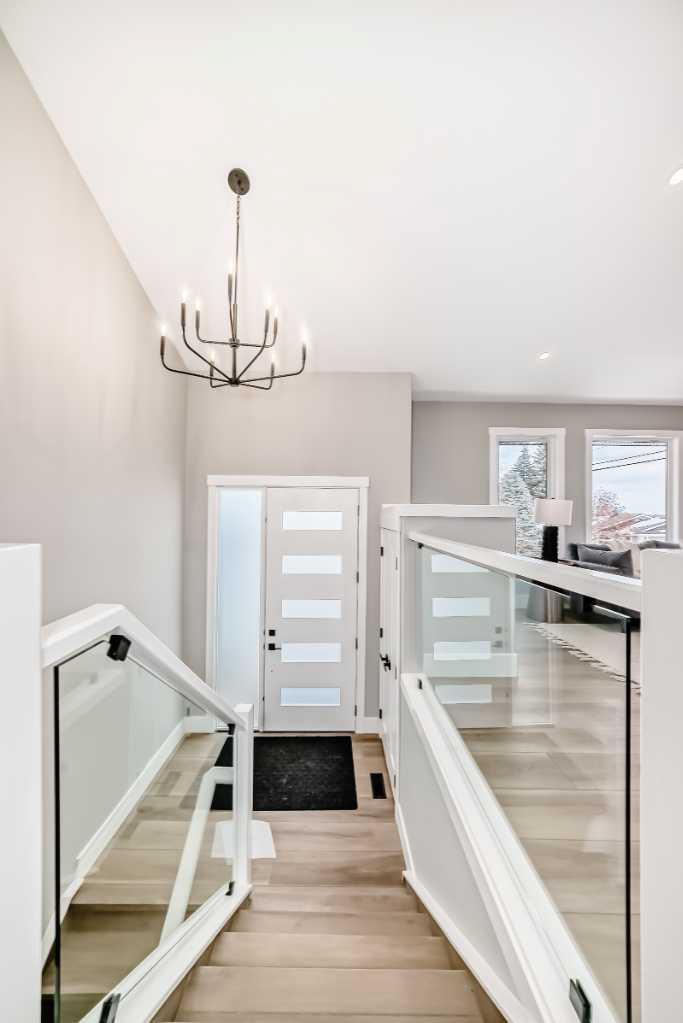 7 Lake Sundance Place SE