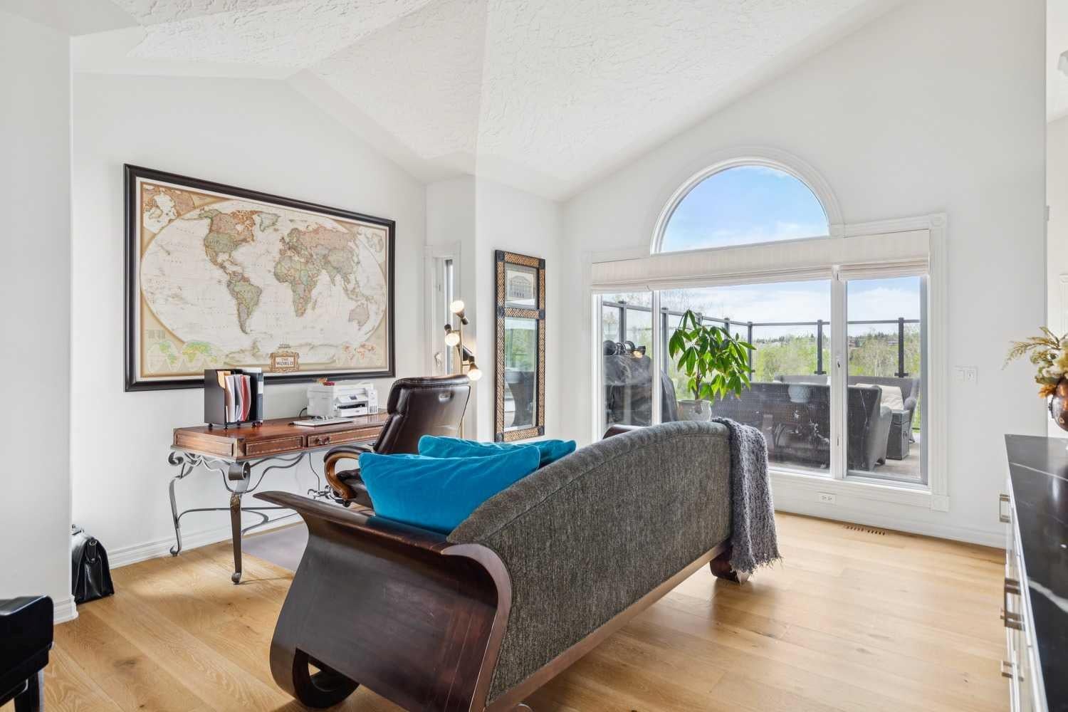 84 EDENSTONE Way NW