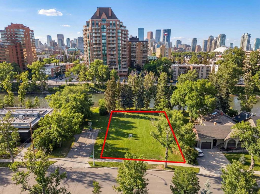 Photo of 220 Roxboro Road SW, Calgary, AB T2S 0R3 (MLS # A2293934)