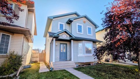 226 Erin Circle SE Calgary AB T2B 3K1