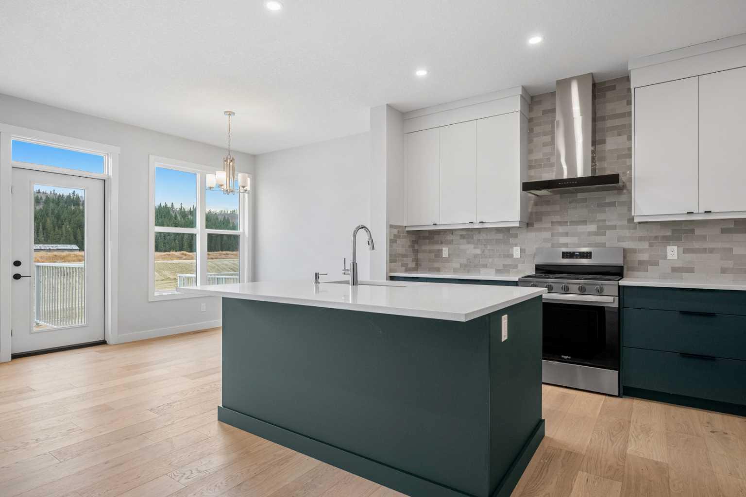 76 Creekview Manor SW