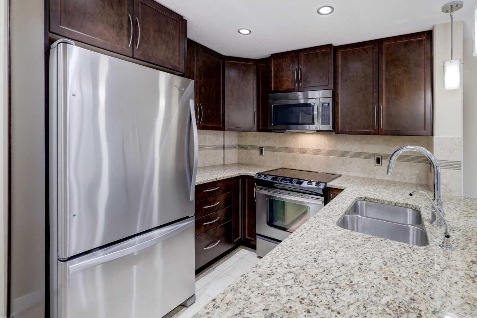 16 Varsity Estates Circle NW 206