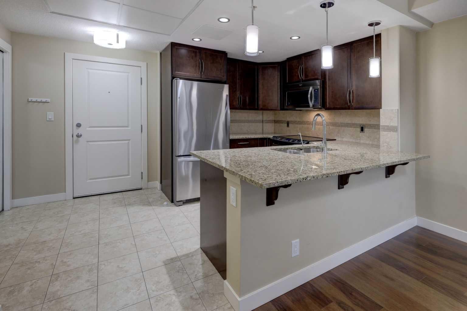 16 Varsity Estates Circle NW 206
