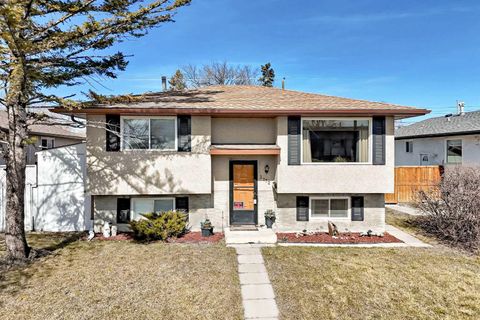 3772 Dover Ridge Drive SE Calgary AB T2B 2C9