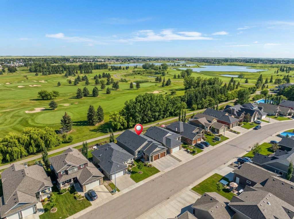Photo of 1205 Hillcrest Manor Estates, Strathmore, AB T1P 0B9 (MLS # A2319215)