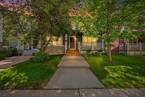 Photo of 319 Everstone Drive SW, Calgary, AB T2Y 5A2 (MLS # A2322552)