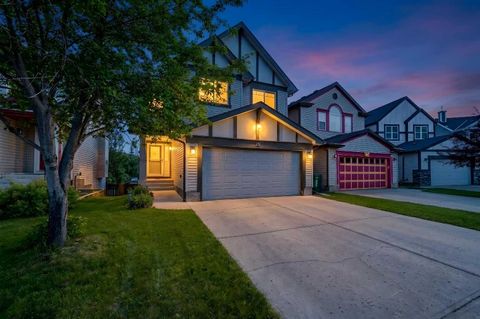 19 Copperfield Crescent SE Calgary AB T2Z 4L5