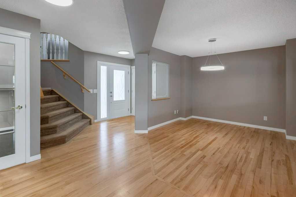 160 Citadel Meadow Grove NW