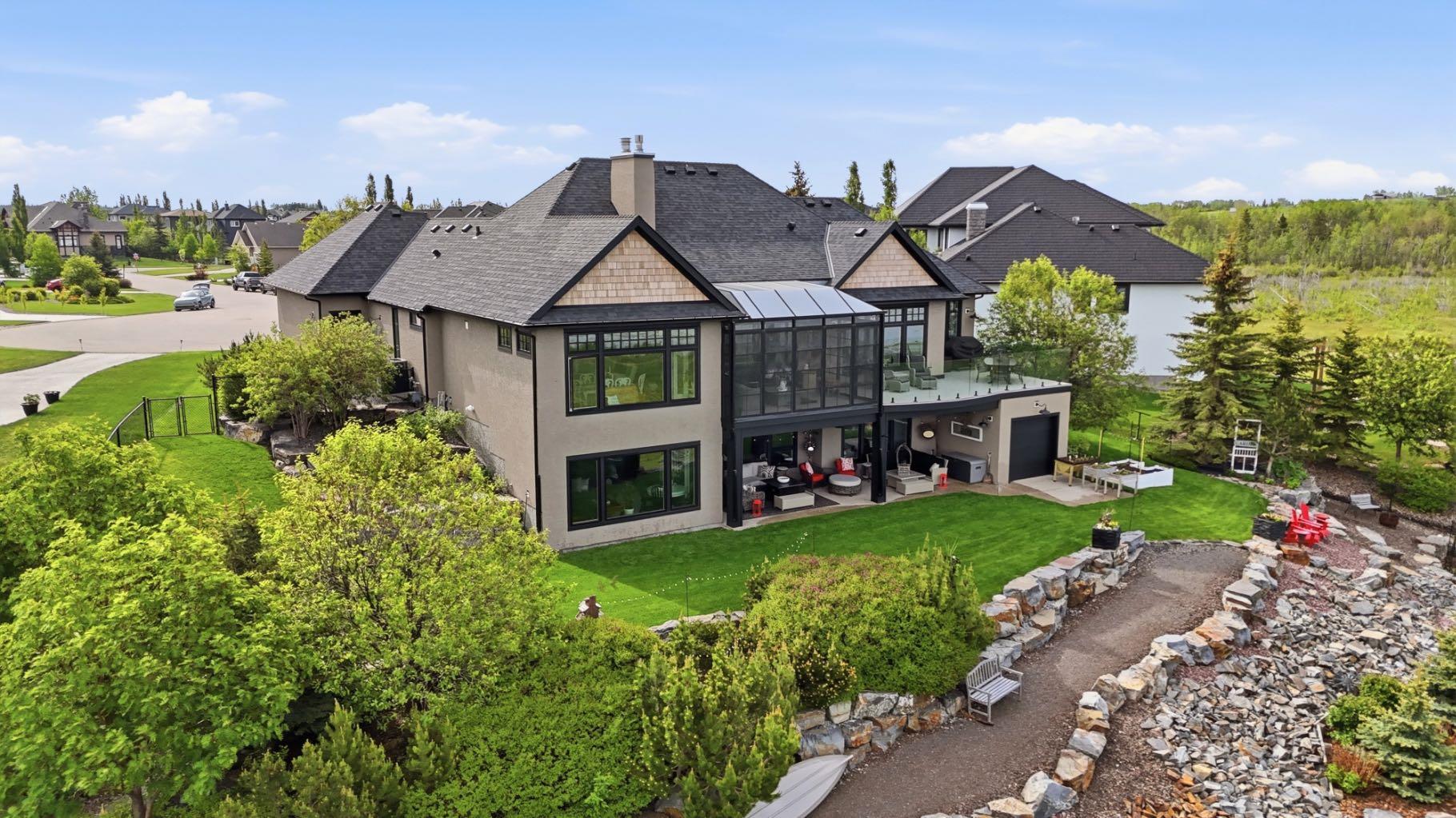 527 Montclair Place
