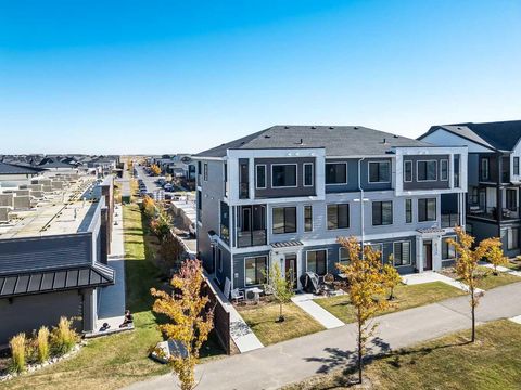 380 Seton Villas SE 121 Calgary AB T3M 3T8