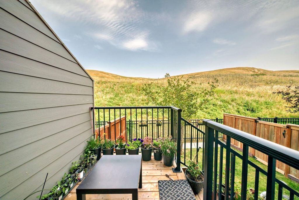 Photo of 206 Cranbrook Square SE, Calgary, AB T3M 3E3 (MLS # A2274144)