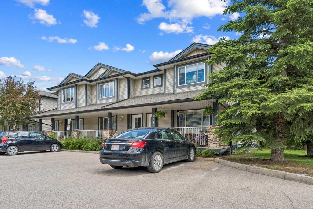 Photo of 123 Stonemere Place, Chestermere, AB T1X 1N1 (MLS # A2320782)